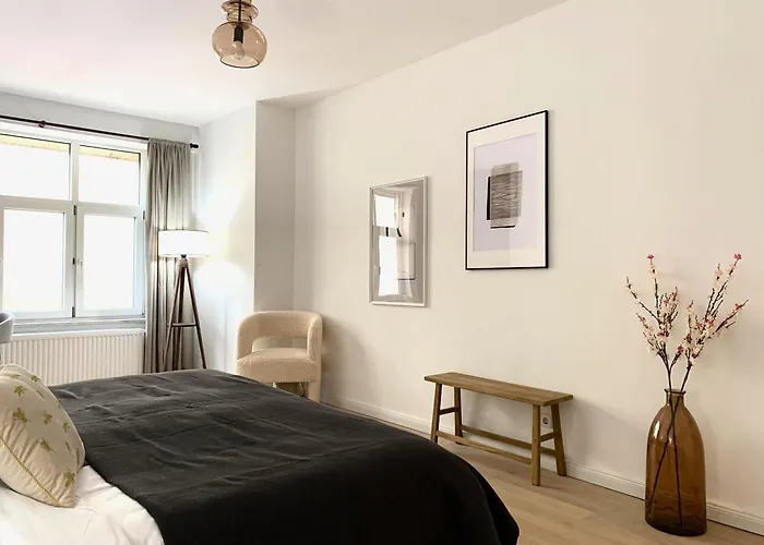 Cosy, Spacious, And Central